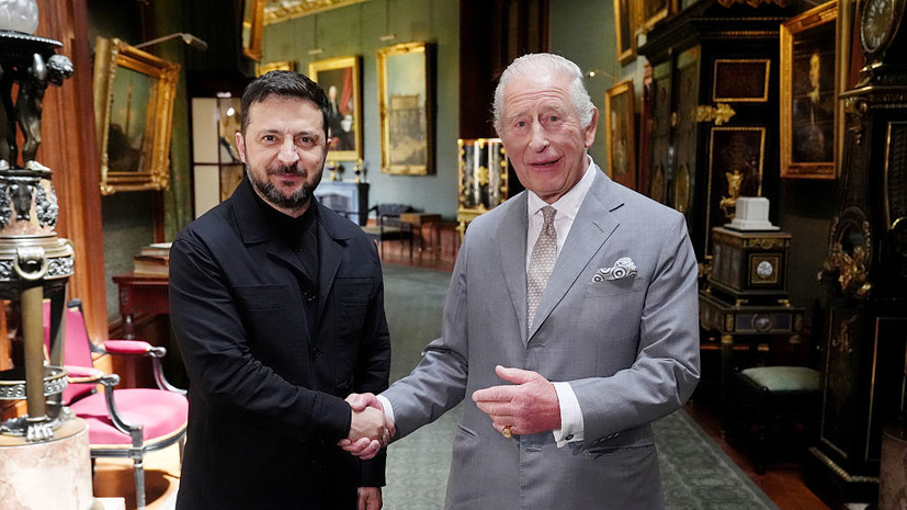 Зеленский впервые за несколько лет надел костюм на встречу с Карлом III