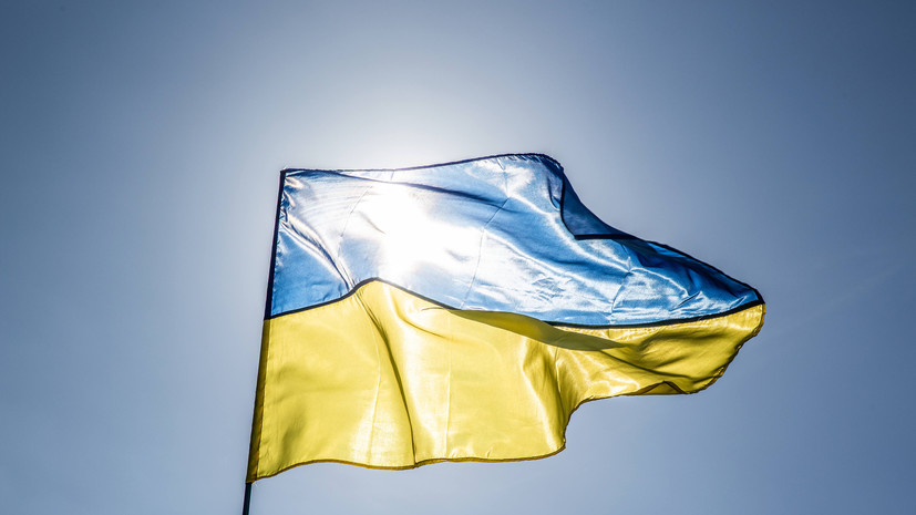 «СТРАНА.ua»: в Кривом Роге ветер сорвал флаг Украины с флагштока