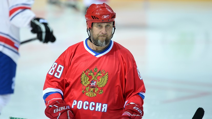 Могильный принят в Зал хоккейной славы