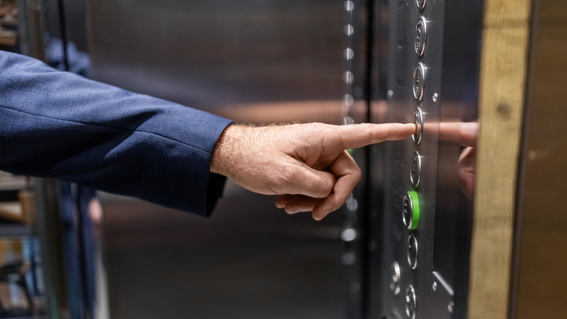 Ликсутов: КМЗ и бренд «Москвич» представили совместную модель лифта