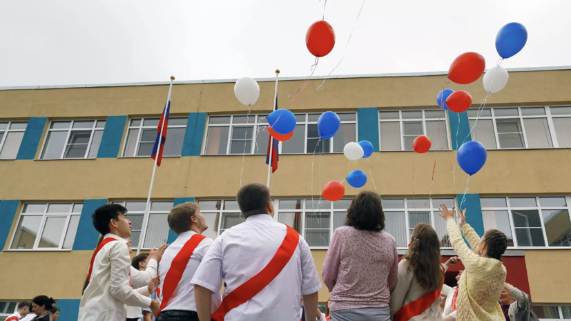 Психолог: расставание со школьными друзьями — естественный этап для выпускника