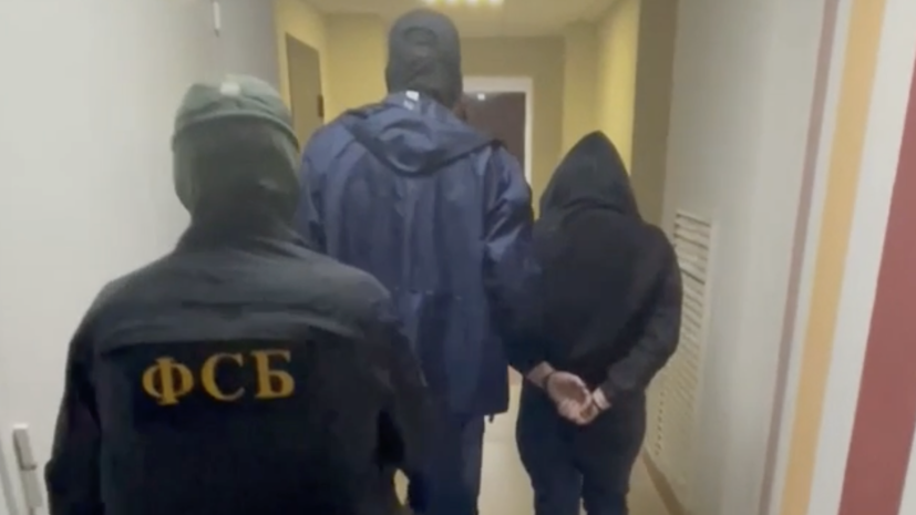 Собирала данные о военных: ФСБ задержала пособницу украинских спецслужб в Санкт-Петербурге