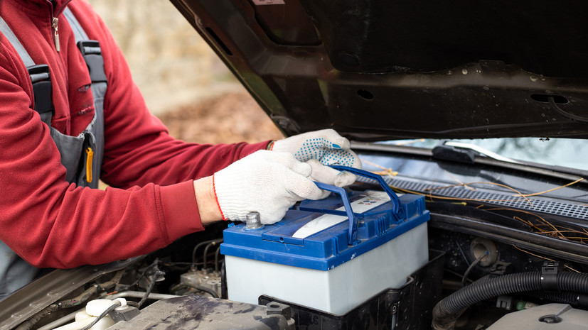 Автоэксперт Николаев посоветовал проверить аккумулятор перед дальней поездкой
