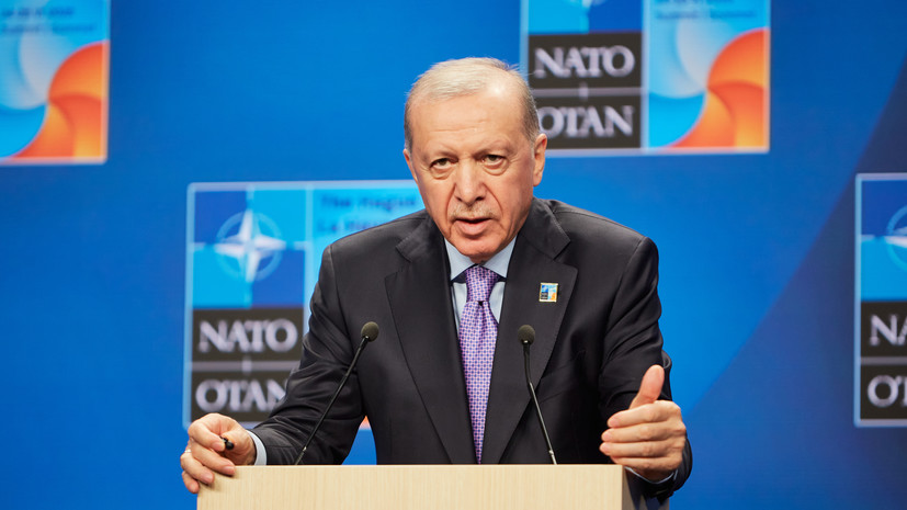 Эрдоган заявил о диалоге с Москвой и Киевом по теме третьего раунда переговоров