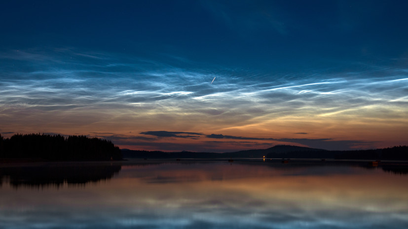 Астроном: серебристые облака можно наблюдать после захода или до восхода солнца
