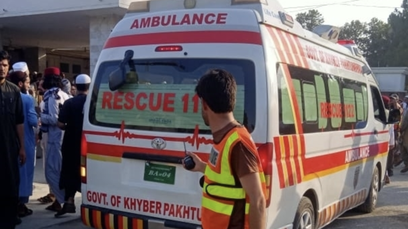 AFP: во время теракта в Пакистане погибли не менее 13 человек