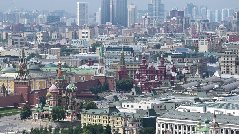 Предприятия Москвы нарастили поставки одежды на 71,6%