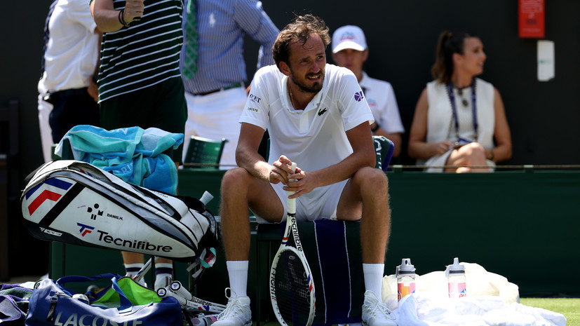 Медведев проиграл в первом круге на втором турнире Большого шлема подряд