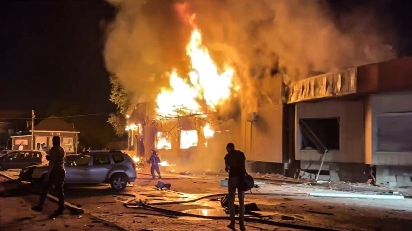 Военкор RT рассказал об обстановке в Ворошиловском районе Донецка после атаки