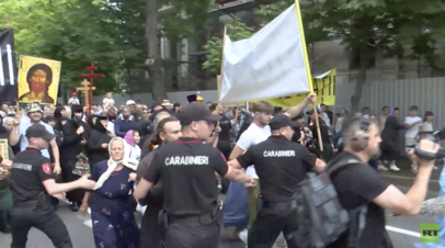 Таубер осудила действия полиции на акции против пропаганды ЛГБТ в Кишинёве