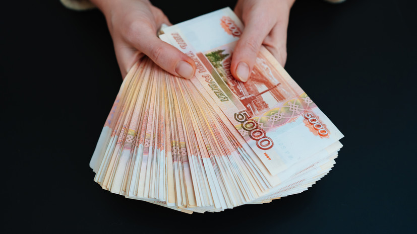 Реальные зарплаты в России в апреле выросли на 3,8%
