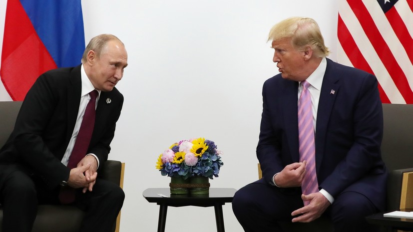 Ушаков: телефонный разговор Путина и Трампа длился почти час