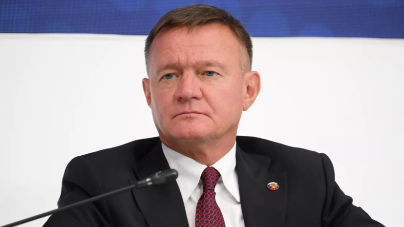 Тело Старовойта унесли на носилках с места, где оно было обнаружено