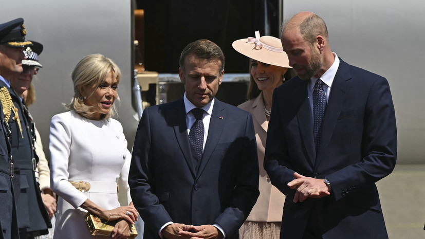 Жена Макрона отказалась принять протянутую руку мужа, прилетев в Великобританию