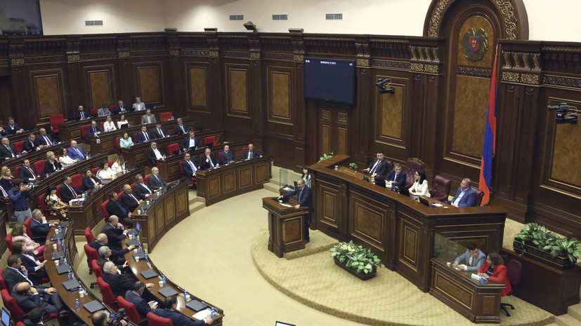 В Армении парламент лишил иммунитета и разрешил арестовать депутата из оппозиции