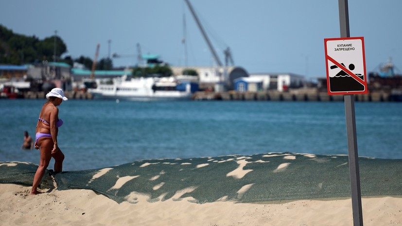 На пляжах в Анапе убрали 4,4 км защитного вала