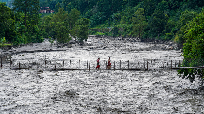 В результате наводнения в Непале погибли девять человек