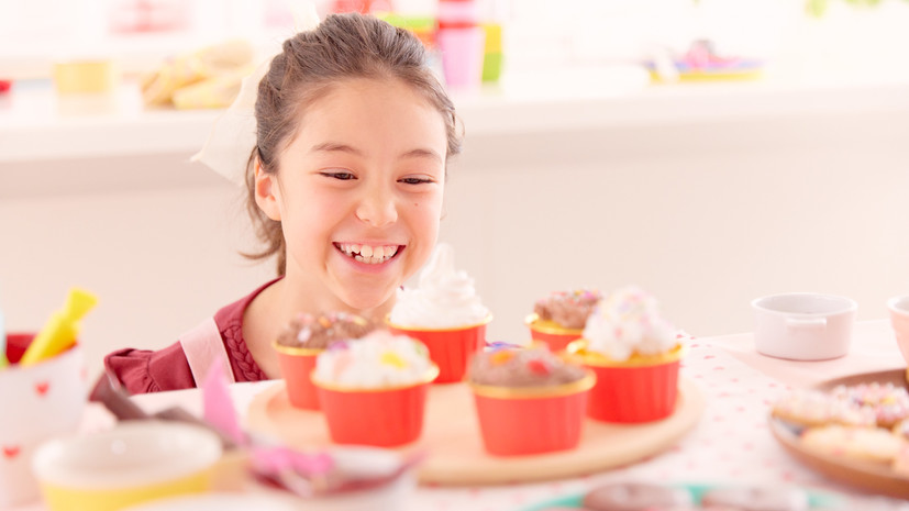 Врач Кашух: постоянные перекусы сладким повышают риск ожирения у детей