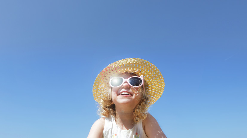 Врач Демьяновская: в жару для детей нужно выбирать «дышащую» одежду