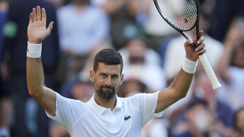 Джокович вышел в полуфинал Уимблдона, где сыграет с Синнером