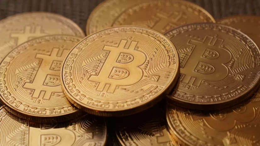 Экономист Бархота заявил о высоких рисках при покупке биткоина