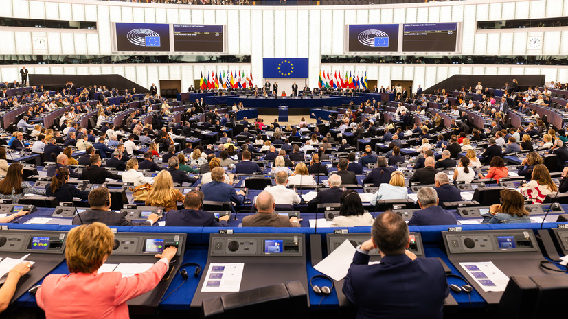 Евродепутат Гал: голосование по вотуму недоверия фон дер Ляйен было не последним
