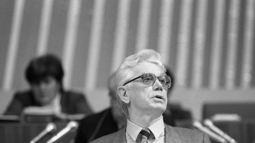 Последнего члена Политбюро ЦК КПСС Медведева похоронят на Троекуровском кладбище