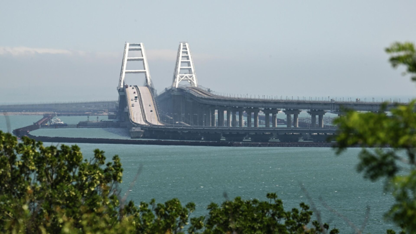 У Крымского моста со стороны Крыма остаётся менее 200 автомобилей