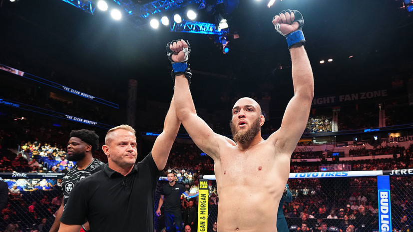 Боец UFC Уокер — о подарке для русской жены: больше не нужно работать