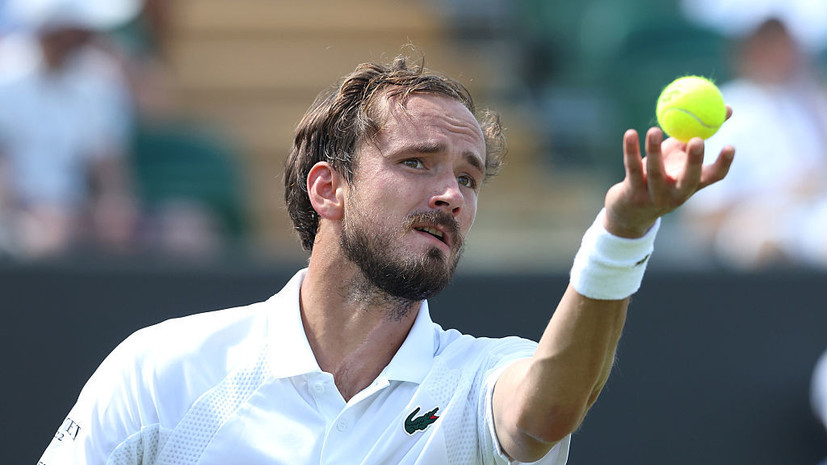 Медведев обыграл Давидович-Фокину и стал чемпионом Кубка Короля