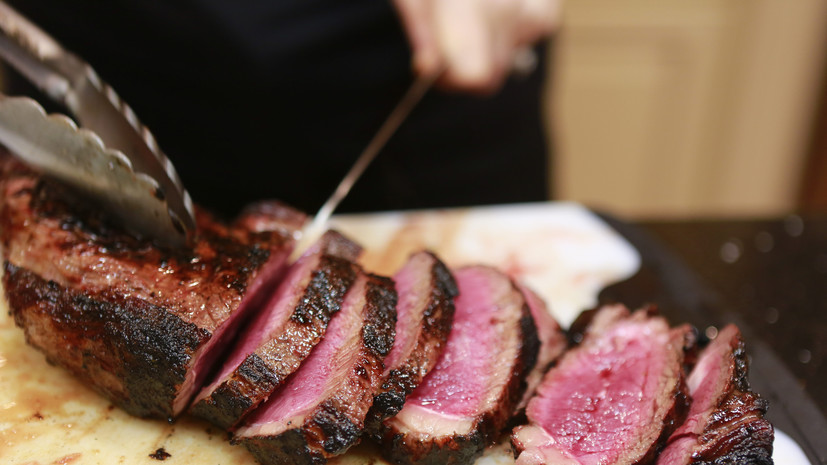 Круговой сообщил, что бывший диетолог Роналду запрещает футболистам ЦСКА есть говядину