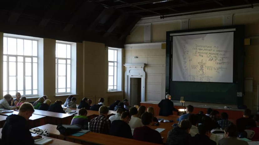 Собянин: партнёрами программы предпрофессиональных каникул стали 34 вуза