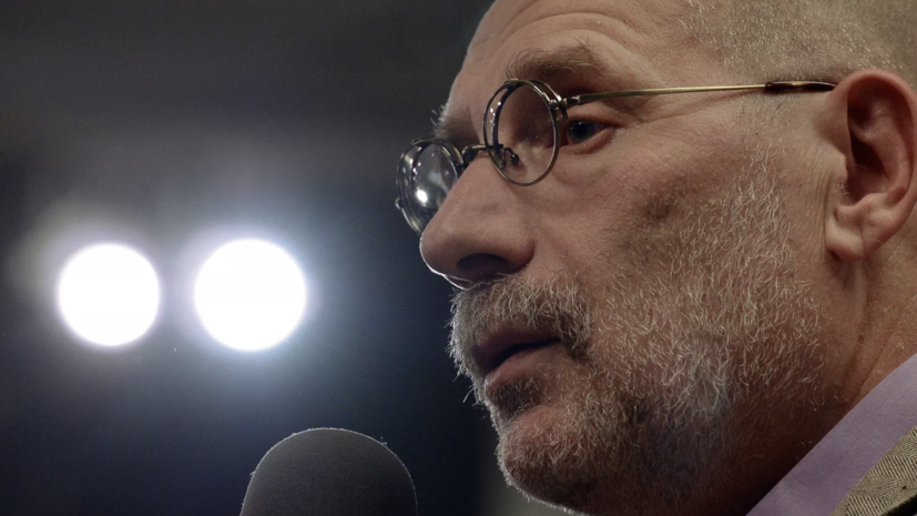 Писателя Акунина заочно приговорили к 14 годам лишения свободы