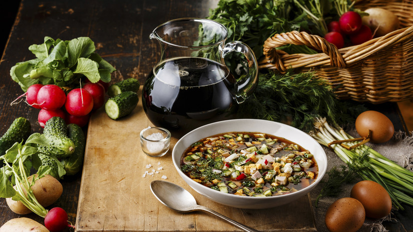 Большинство москвичей назвали квас лучшей заправкой для окрошки