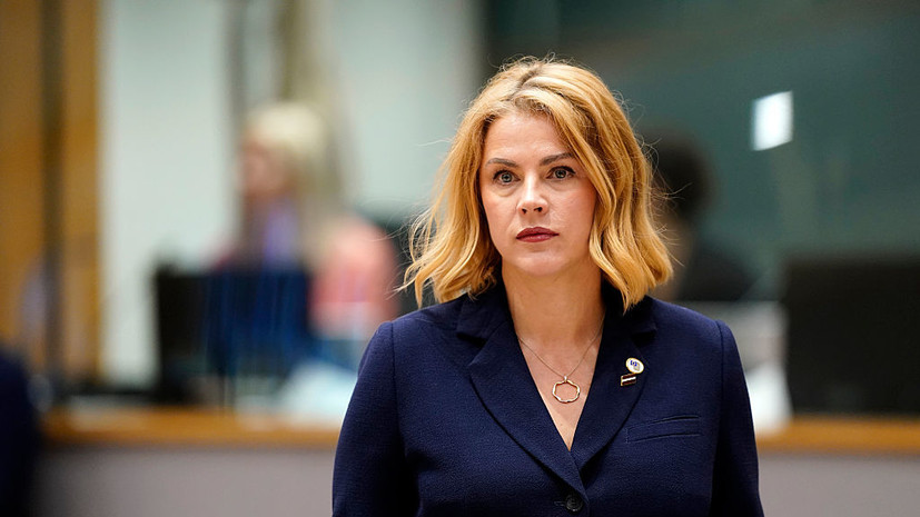 Премьер-министр Латвии прибыла в Киев