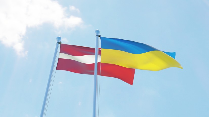 LSM: Латвия передаст Украине 22 транспортных средства