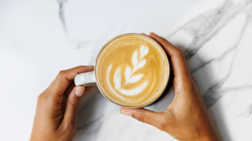 Специалист Лялина посоветовала воздержаться от чрезмерного употребления кофе в жару