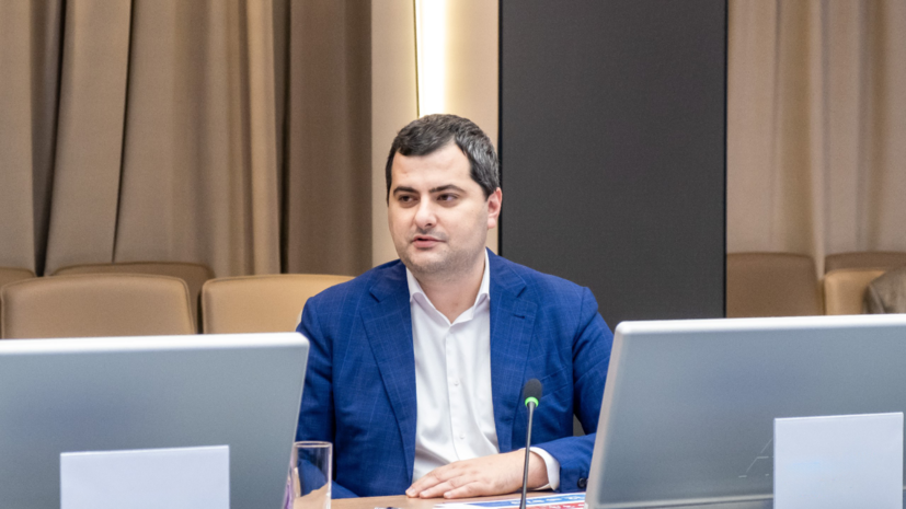 Овчинский: начался монтаж фасада бизнес-центра у метро «Ленинский проспект»