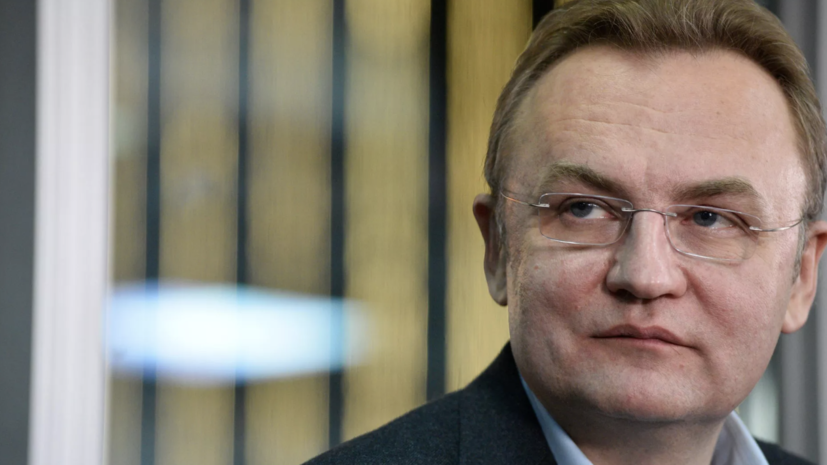 Мэр Львова предложил обменять останки советских солдат на украинских военных