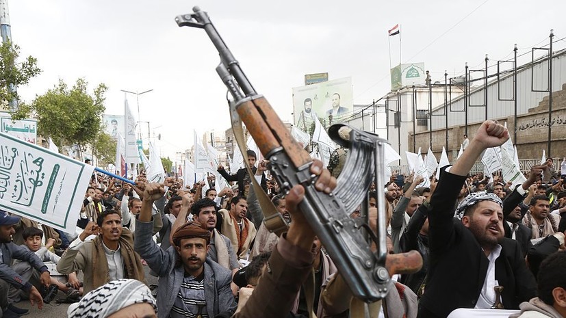 РИА Новости: россиянина с подбитого хуситами сухогруза Eternity спасли йеменцы