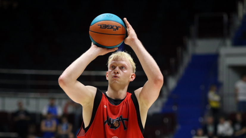 Арестованному во Франции баскетболисту Касаткину передали русскую литературу