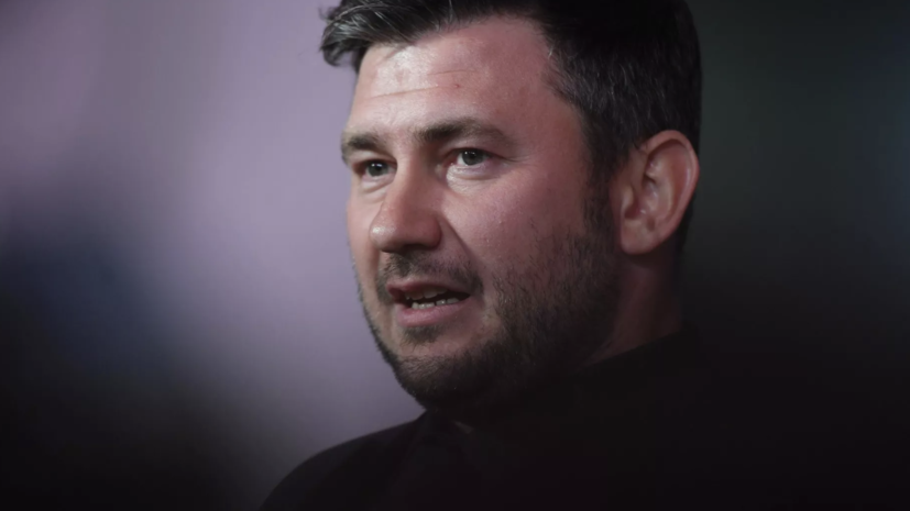 SHOT: в Москве приставы арестовали квартиру иноагента Глуховского из-за долгов