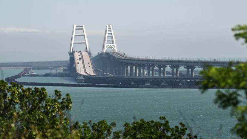 Очередь к Крымскому мосту превысила 1500 машин