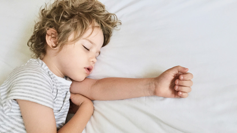 Психолог Дементьева рассказала, как быстро уложить ребёнка спать