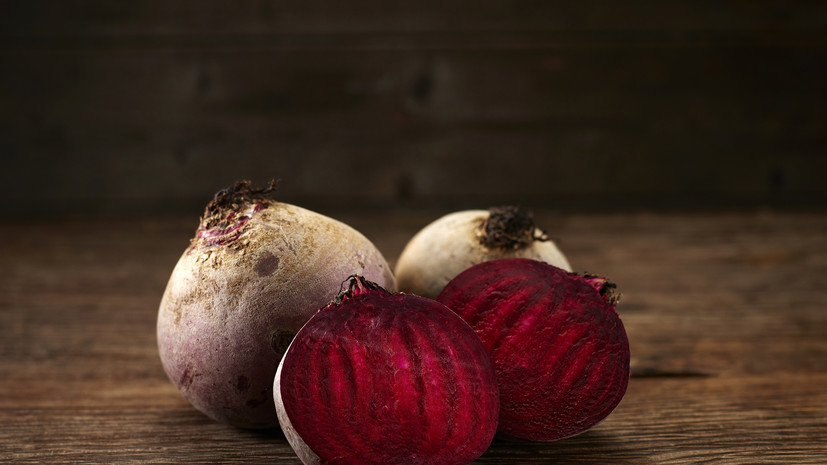 Врач Емельянова рассказала, как выбрать свекольную ботву