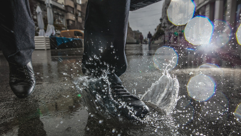 Врач Филёва предупредила о вреде длительного пребывания в промокшей обуви