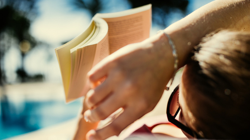 Дефектолог Тихонова рассказала о пользе чтения вслух для ребёнка