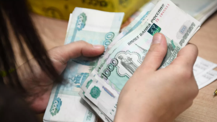 В Госдуму внесут проект об увеличении МРОТ до 50 тысяч рублей