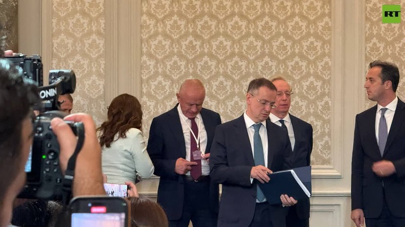 Российские делегаты в Стамбуле вышли к прессе