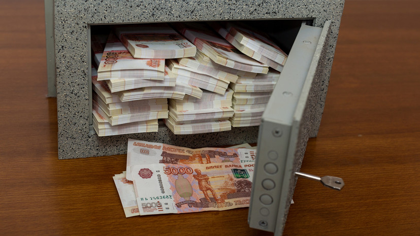 В Магнитогорске девушка передала мошенникам 10,5 млн рублей из сейфа родителей